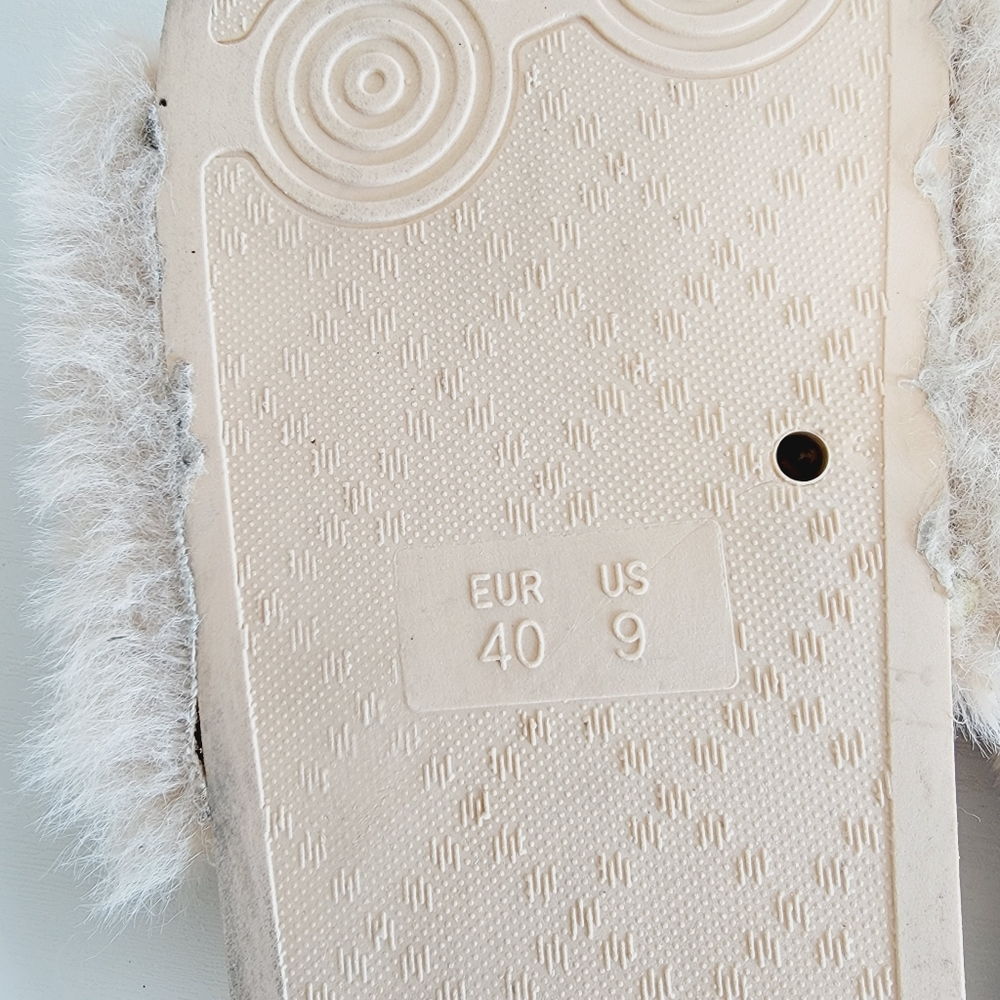 Pure Barre Fuzzy Fur Champagne Blush Slide Sandal Sz 8/9 (Mismatch) - Picture 8 of 13